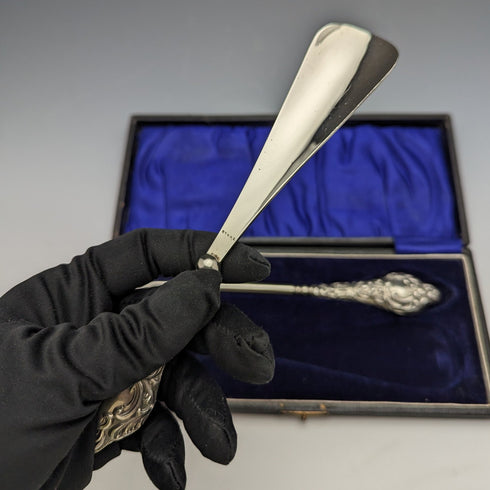 1913 年英國古董純銀手柄鞋拔鈕扣掛鉤套裝裝在 J & R Griffin 盒中